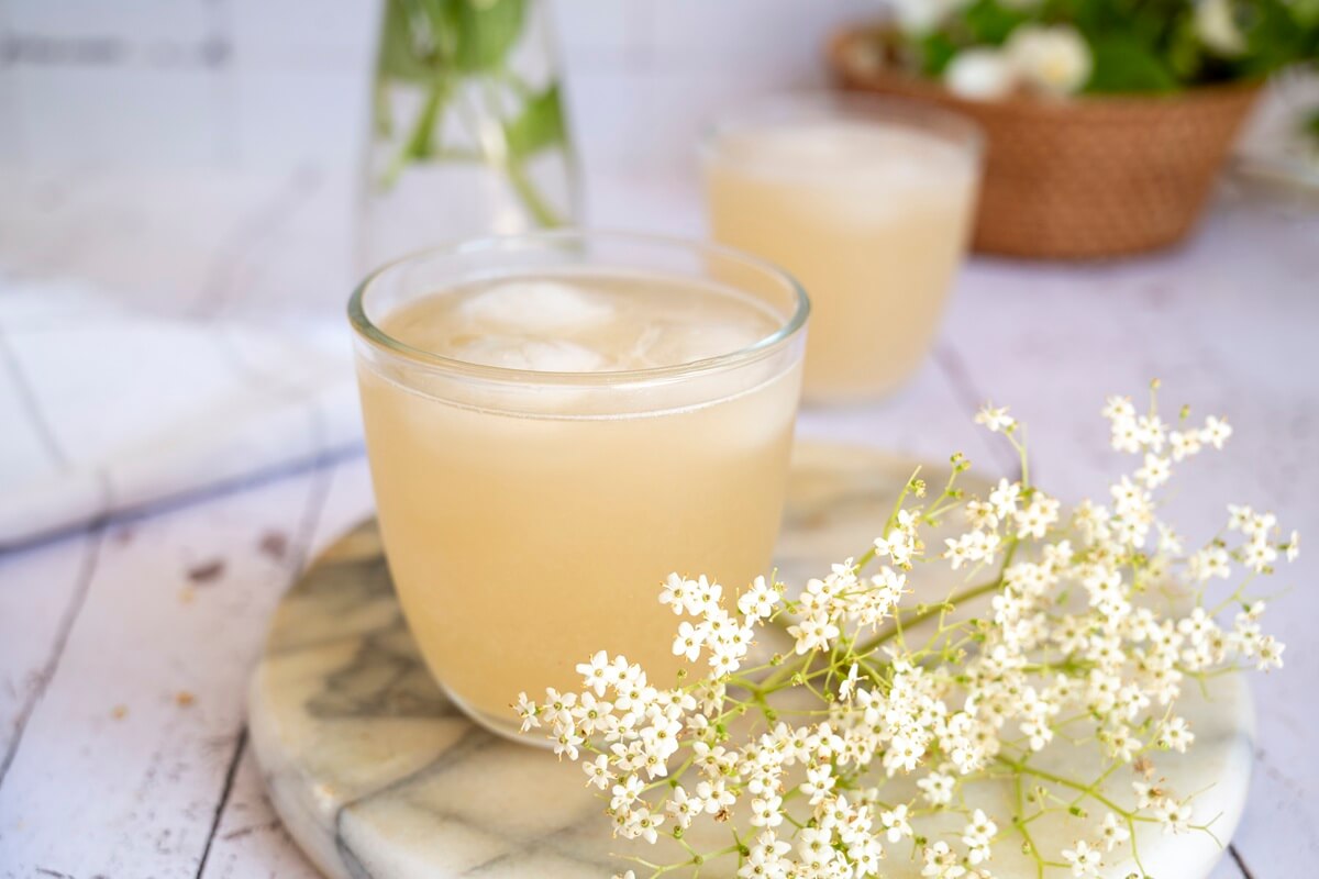 Fläderblomslemonad