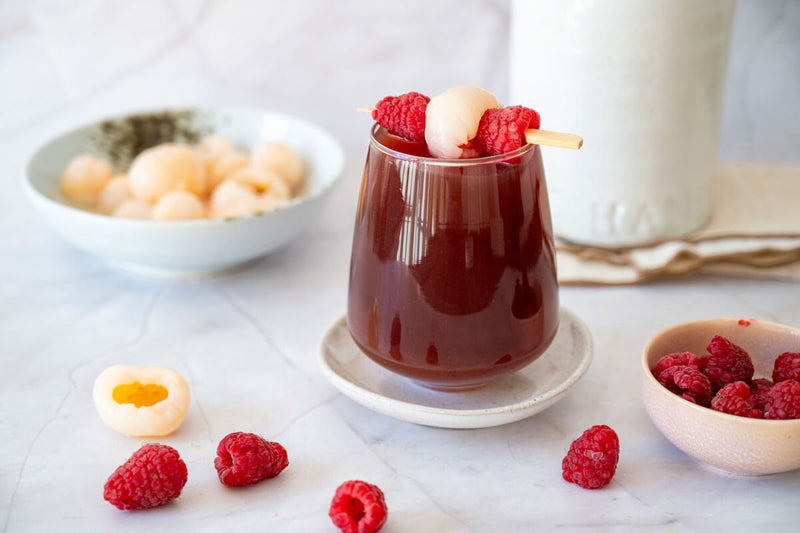 Rosé-cocktail med litchi og bringebær
